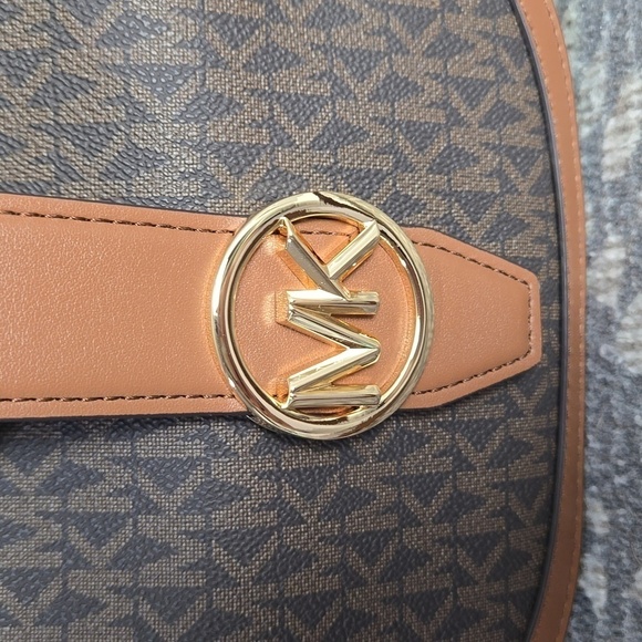 Michael Kors Gabby Small Crossbody bag NWT - Picture 3 of 8